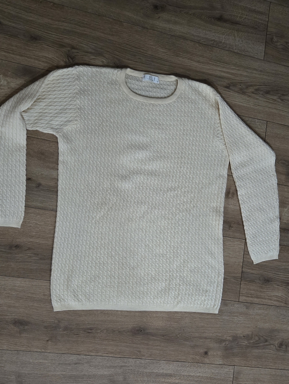 TSE Cream Cashmere Cable Knit Crewneck Sweater